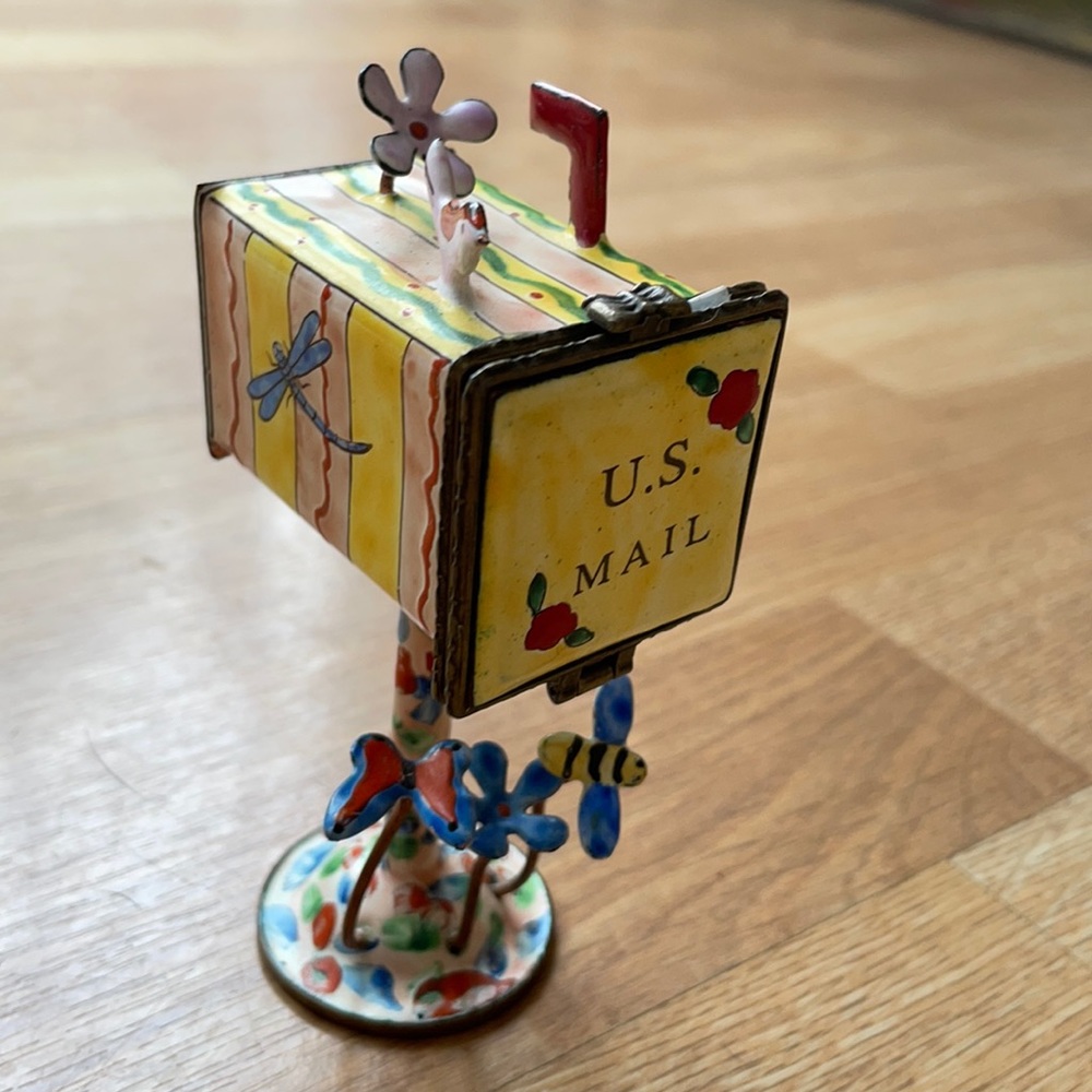 Kelvin Chen Miniature Mailbox